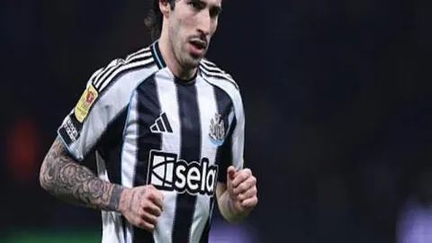 谁能问鼎巅峰之战？皇家贝蒂斯与马德里竞技谁能闯入国王杯四强决赛圈？